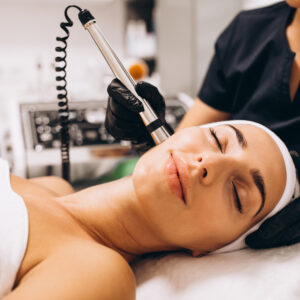 The microdermabrasion skin peel, a new anti-aging skin treatment explained