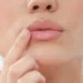 Les produits de comblement à base d'acide hyaluronique - La clé pour des lèvres plus pulpeuses et naturelles